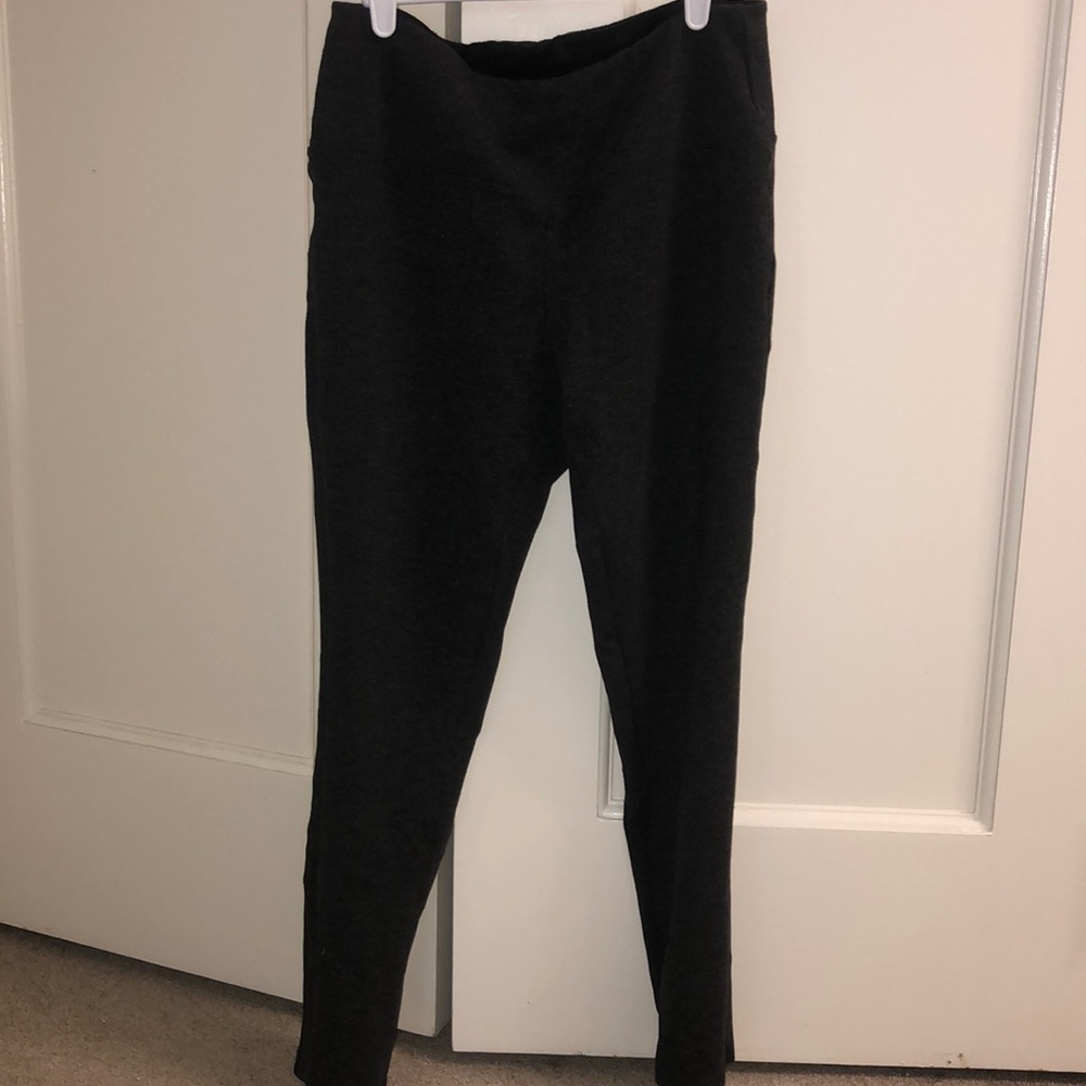 LIZ CLAIBORNE workout leggings